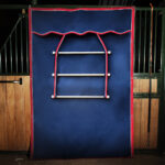 Stable curtain